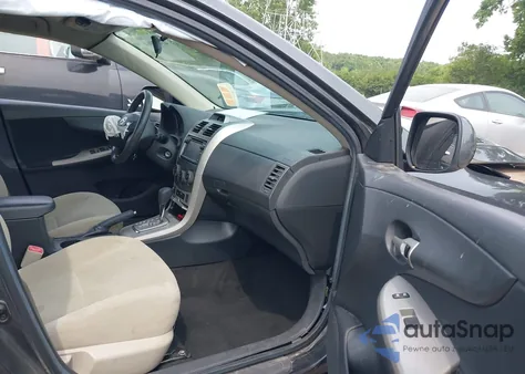 2013 Toyota Corolla Le z USA, uszkodzony, nr VIN 2T1BU4EE1DC031648